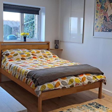 Modern Studio Apartment With Outstanding Views, Sleeps 2 Newlyn Exterior foto