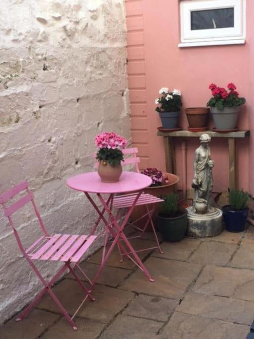 Modern Studio Apartment With Outstanding Views, Sleeps 2 Newlyn Exterior foto